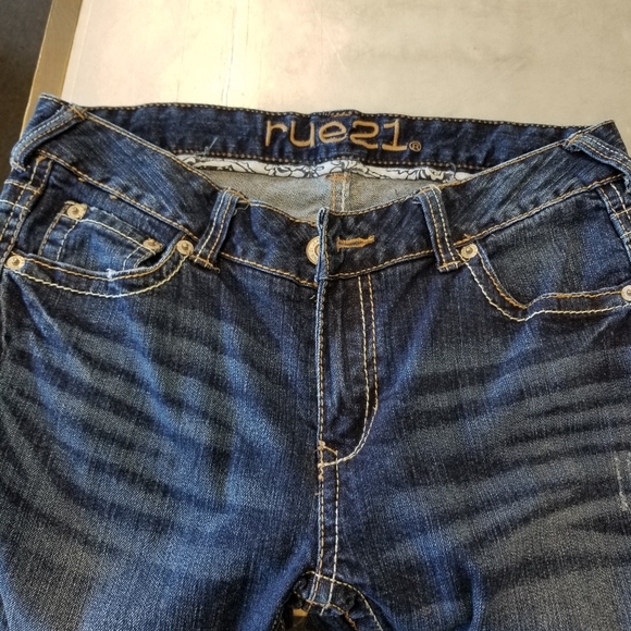 Jeans - Picture 2 of 4